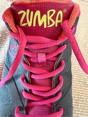 Zumba Fitness Women's Black and Hot Pink Dance Trainer